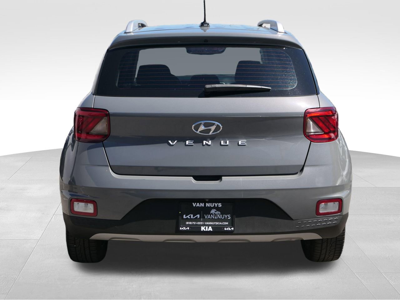 Used 2023 Hyundai Venue SEL image 5