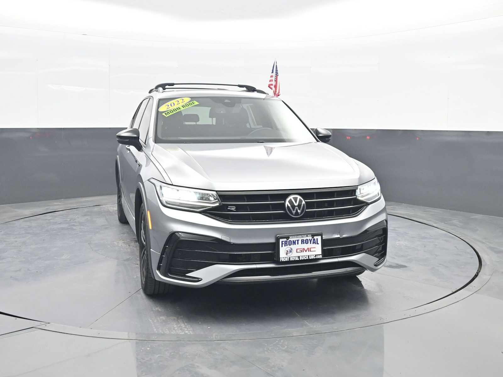 Used 2022 Volkswagen Tiguan SE R-Line AWD/4WD image 2