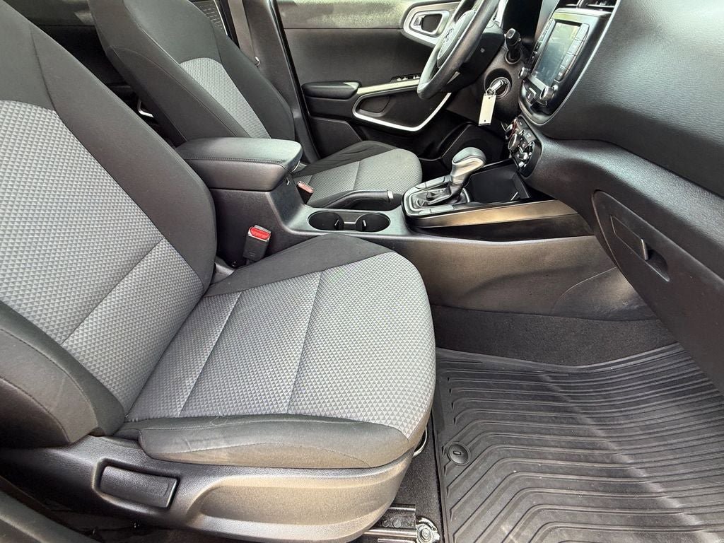 Used 2020 Kia Soul LX FWD image 10