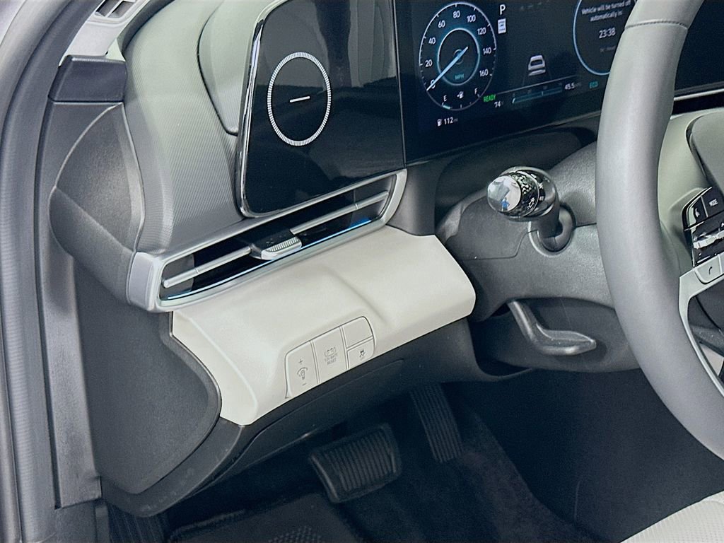 Certified 2025 Hyundai Elantra Limited w/ Cargo Package FWD image 10