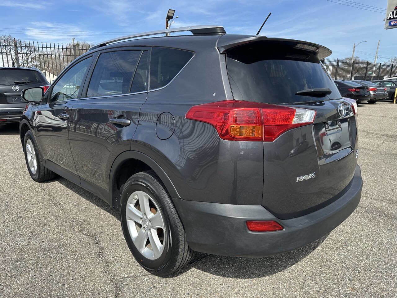 Used 2014 Toyota RAV4 XLE AWD/4WD image 5