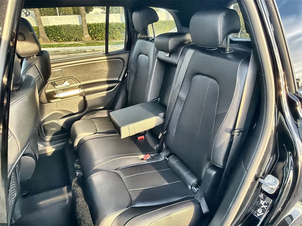 Used 2024 Mercedes-Benz GLB 250 4MATIC w/ Exclusive Package image 25