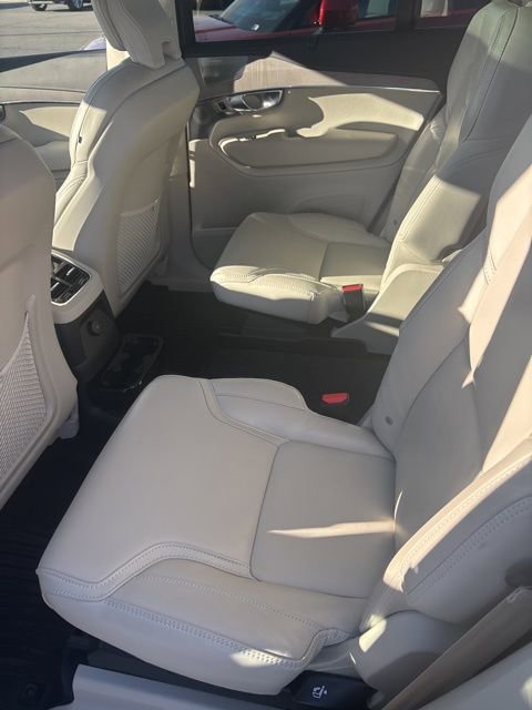 Used 2023 Volvo XC90 T8 Ultimate w/ Lounge Package image 23