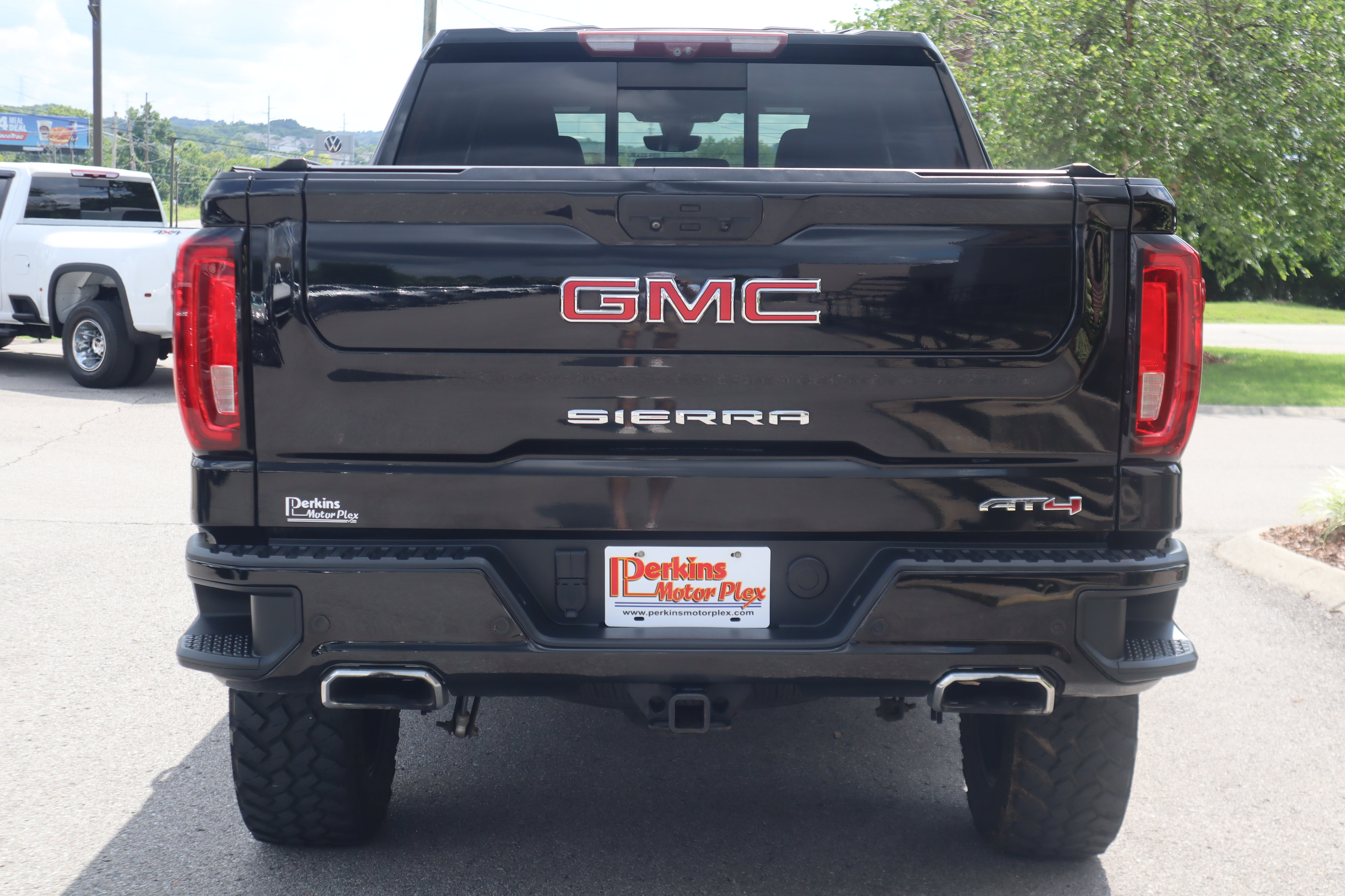 Used 2020 GMC Sierra 1500 AT4 w/ AT4 Premium Package AWD/4WD image 8