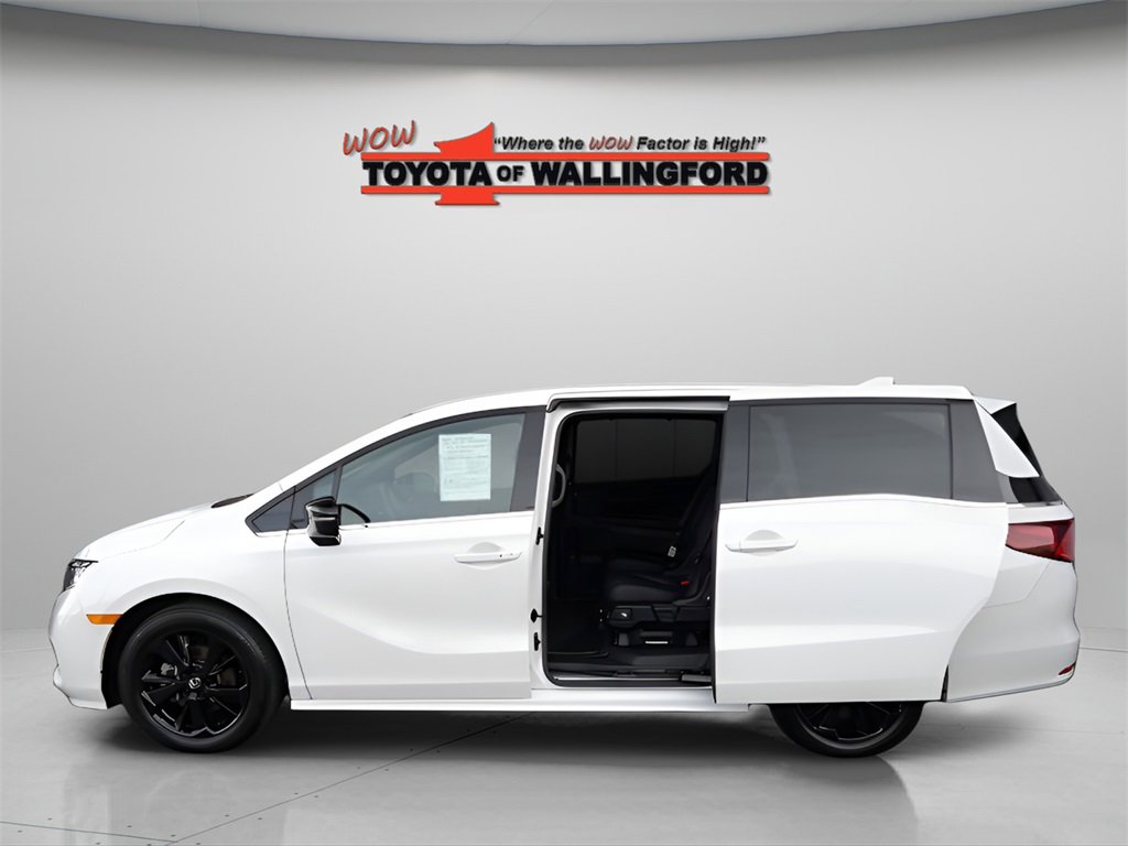 Used 2024 Honda Odyssey Sport image 3