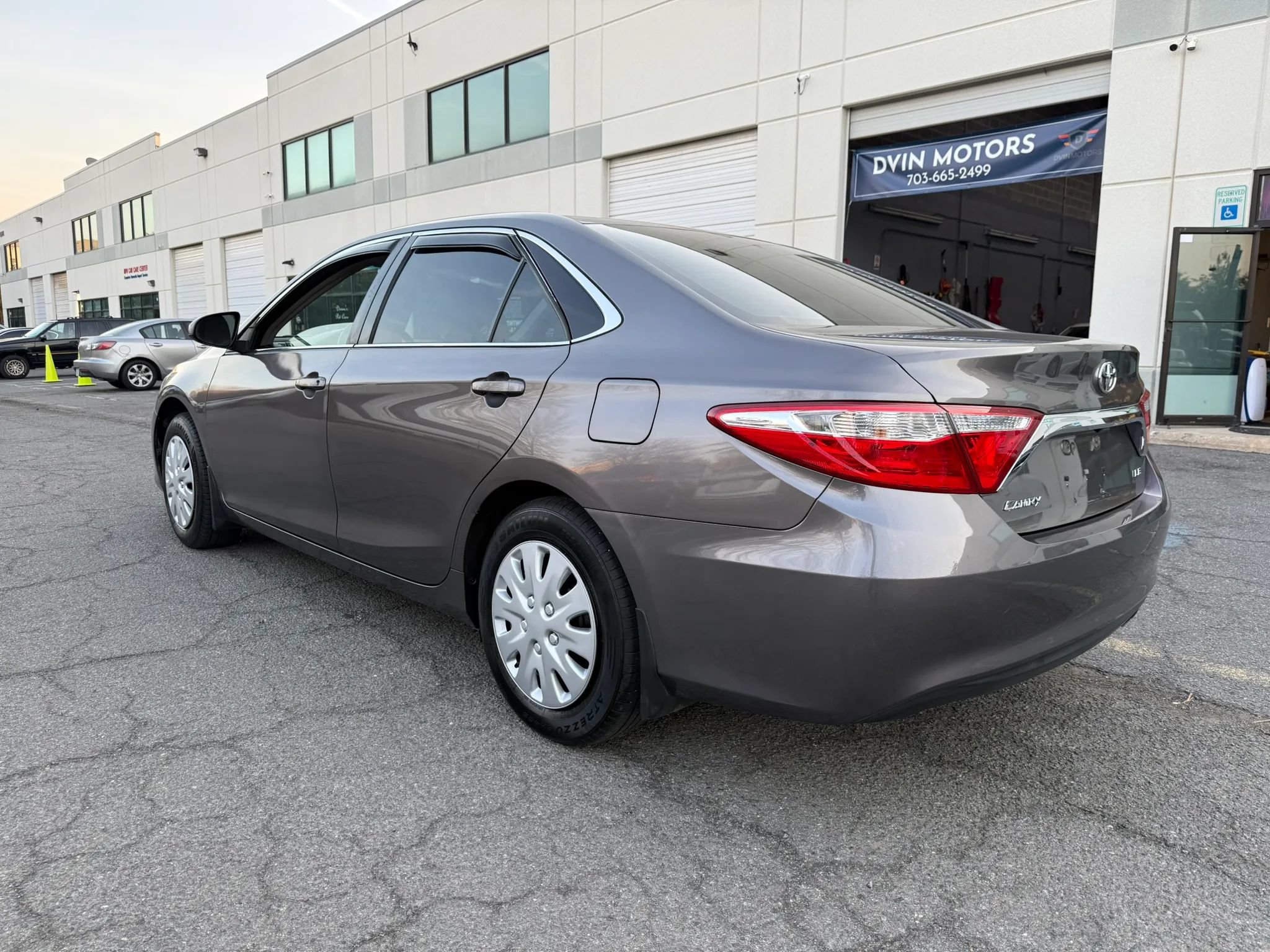 Used 2017 Toyota Camry LE FWD image 8