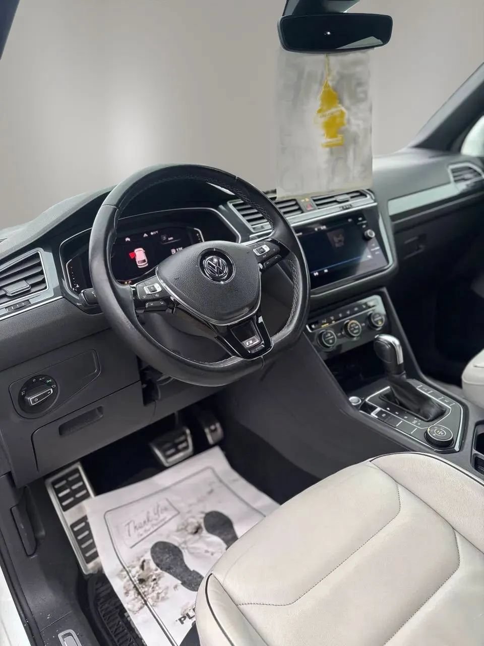 Used 2020 Volkswagen Tiguan SEL Premium R-Line w/ 3rd Row Seat Package AWD/4WD image 9
