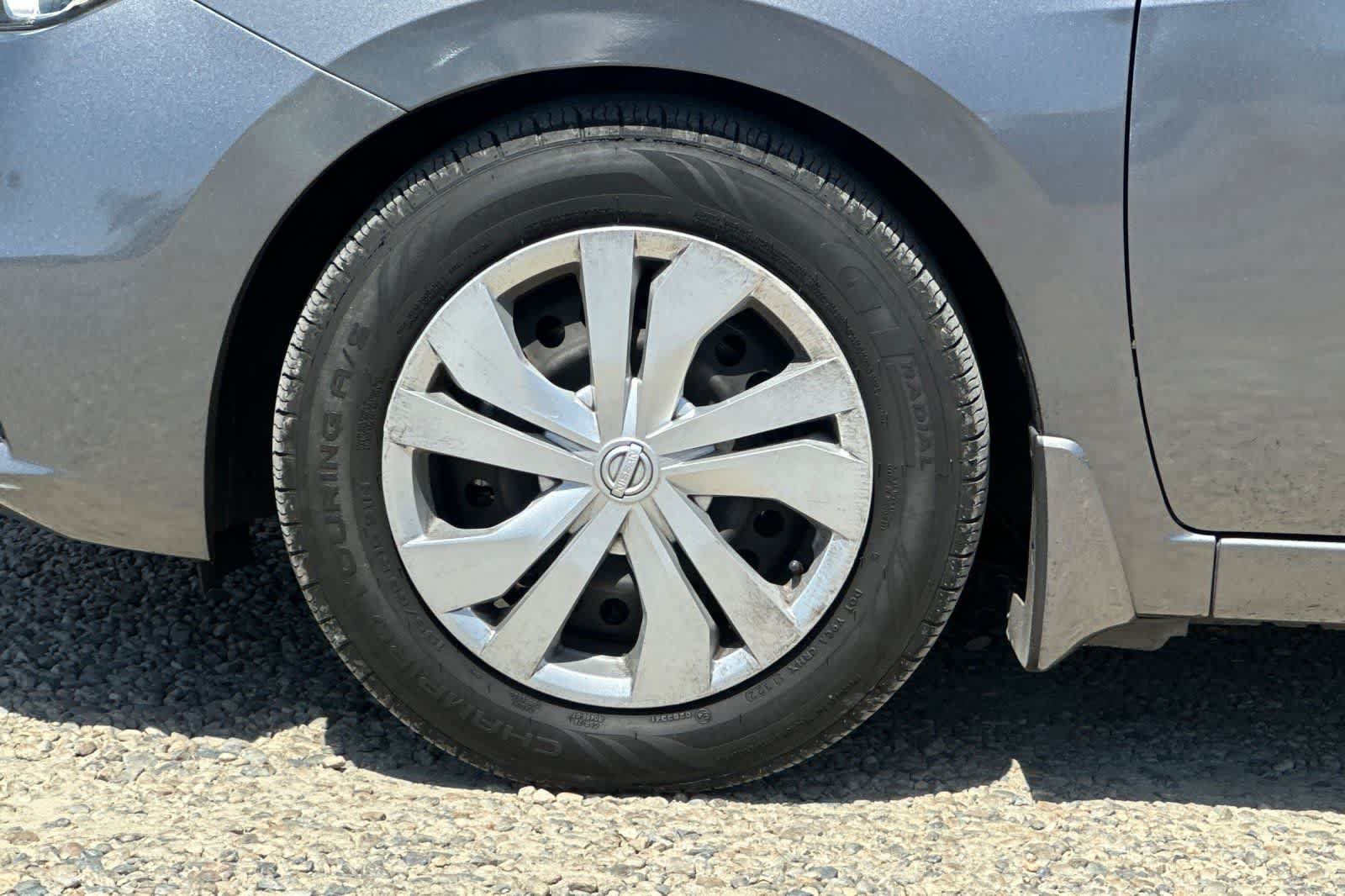Used 2020 Nissan Versa S FWD image 34