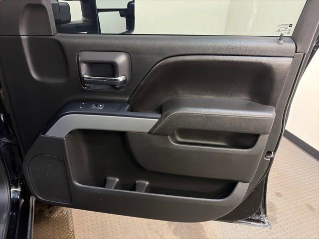 Used 2017 Chevrolet Silverado 1500 LT w/ All Star Edition AWD/4WD image 31