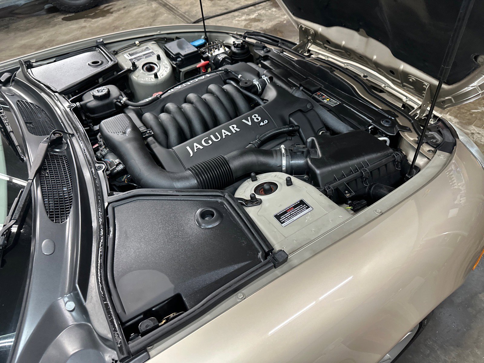 Used 2001 Jaguar XK8 Convertible image 24