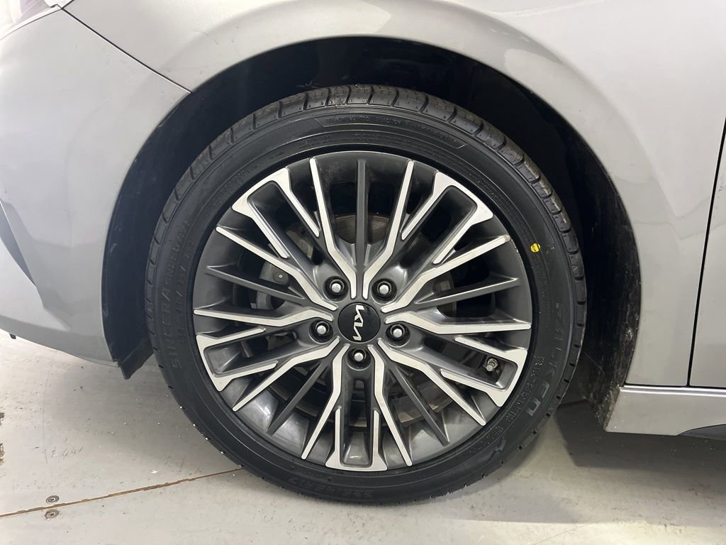 Used 2022 Kia Forte GT-Line w/ GT-Line Premium Package image 15