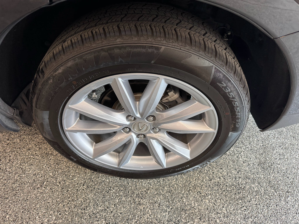 Used 2024 Acura RDX SH-AWD image 14