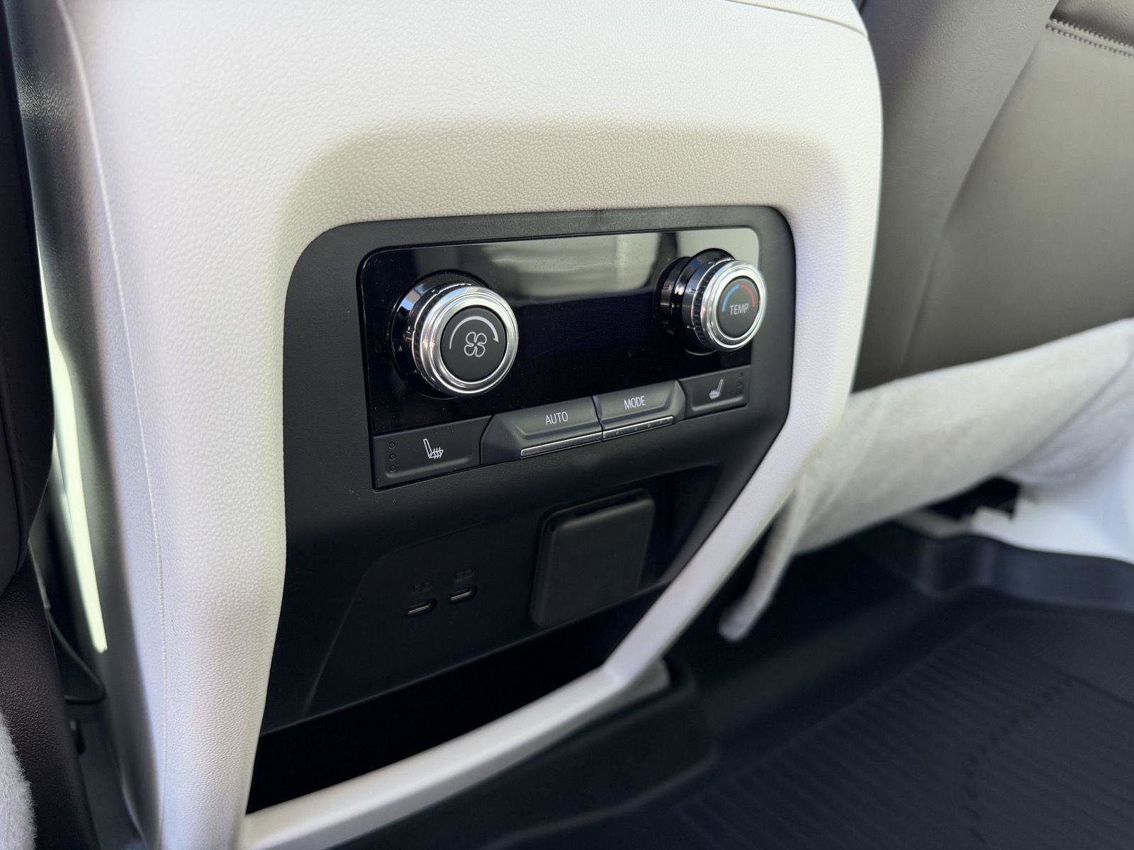 Used 2024 GMC Acadia Denali w/ Super Cruise Package image 24