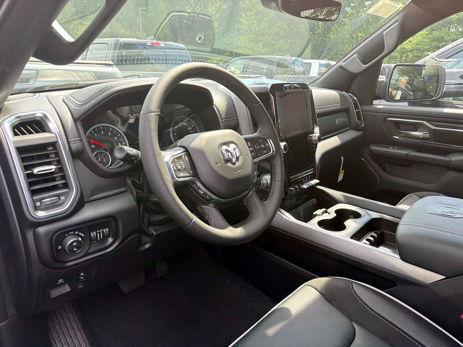 New 2026 RAM 1500 Laramie w/ Laramie Preferred Package AWD/4WD image 9