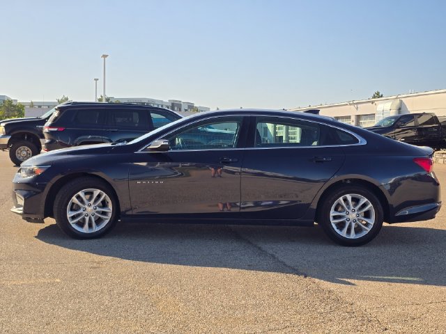Used 2017 Chevrolet Malibu LT FWD image 19