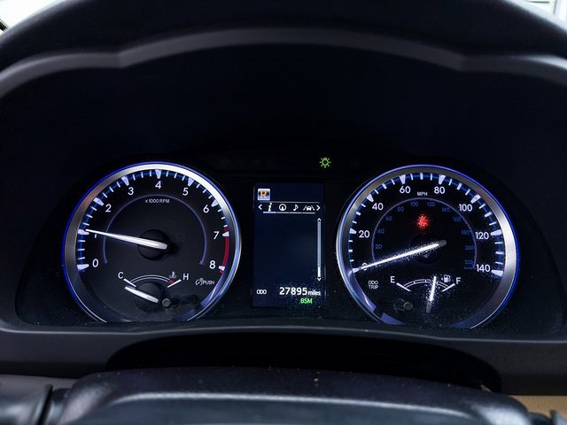 Used 2018 Toyota Highlander XLE image 30