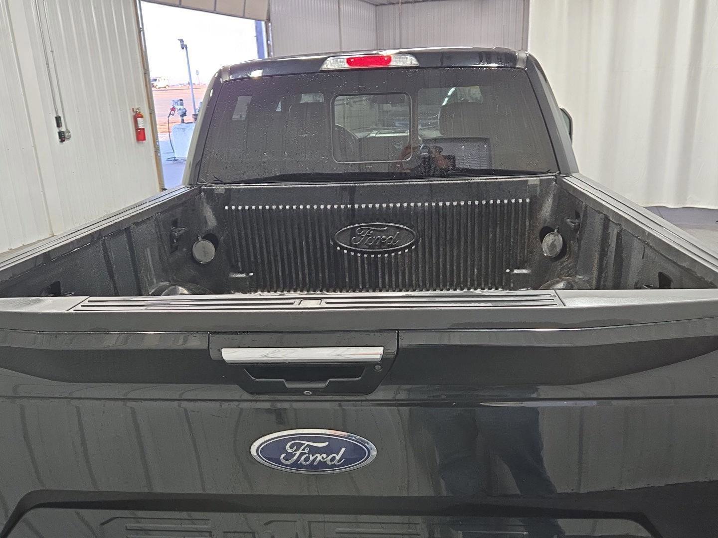 Used 2018 Ford F150 Lariat w/ Equipment Group 502A Luxury image 9