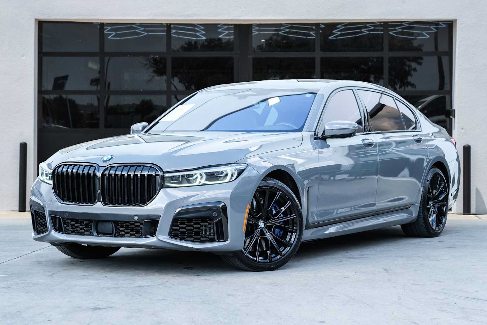 Used 2022 BMW M760i xDrive w/ Luxury Rear Seating Package