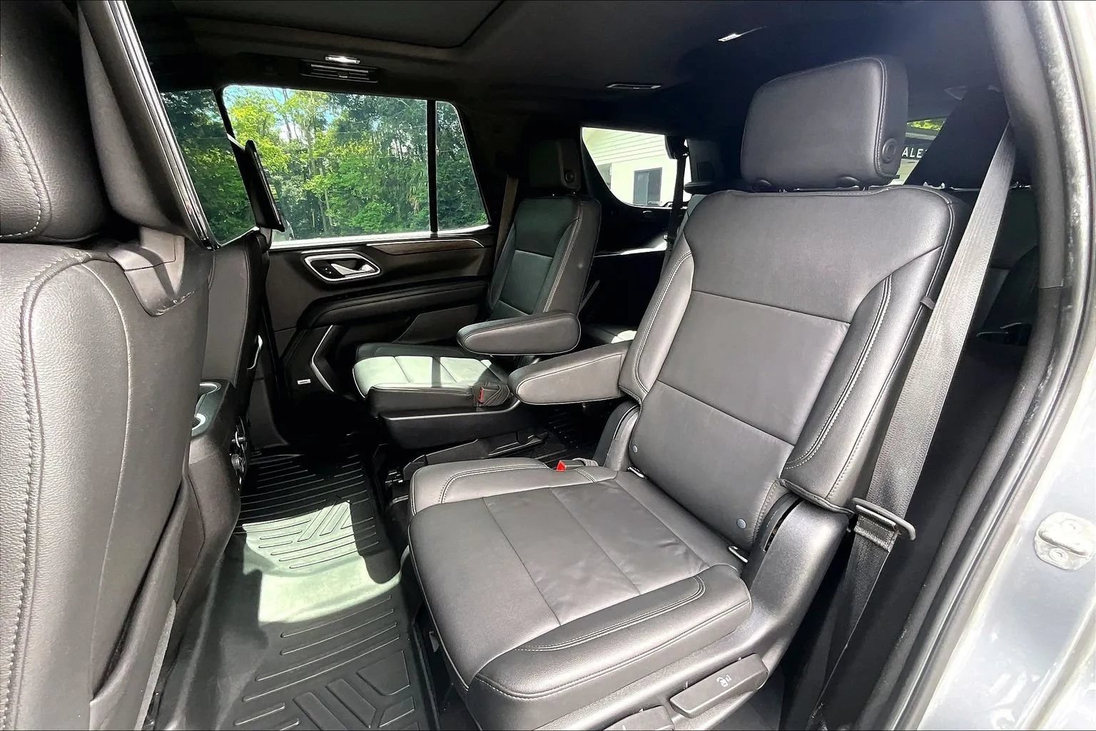 Used 2021 Chevrolet Tahoe Z71 w/ Rear Media and Nav Package AWD/4WD image 28