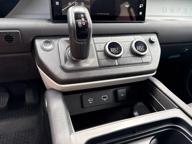 Used 2023 Land Rover Defender 130 SE AWD/4WD image 11