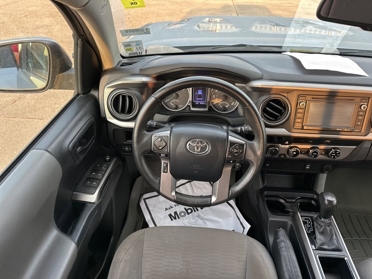 Used 2017 Toyota Tacoma SR5 image 11