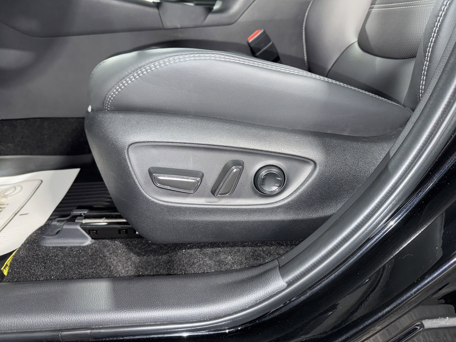 Used 2025 Toyota RAV4 Limited w/ Weather Package AWD/4WD image 20