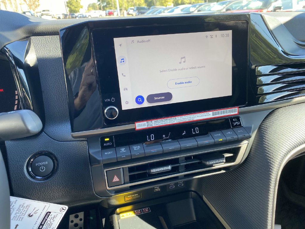 New 2026 Toyota Camry Hybrid FWD image 18