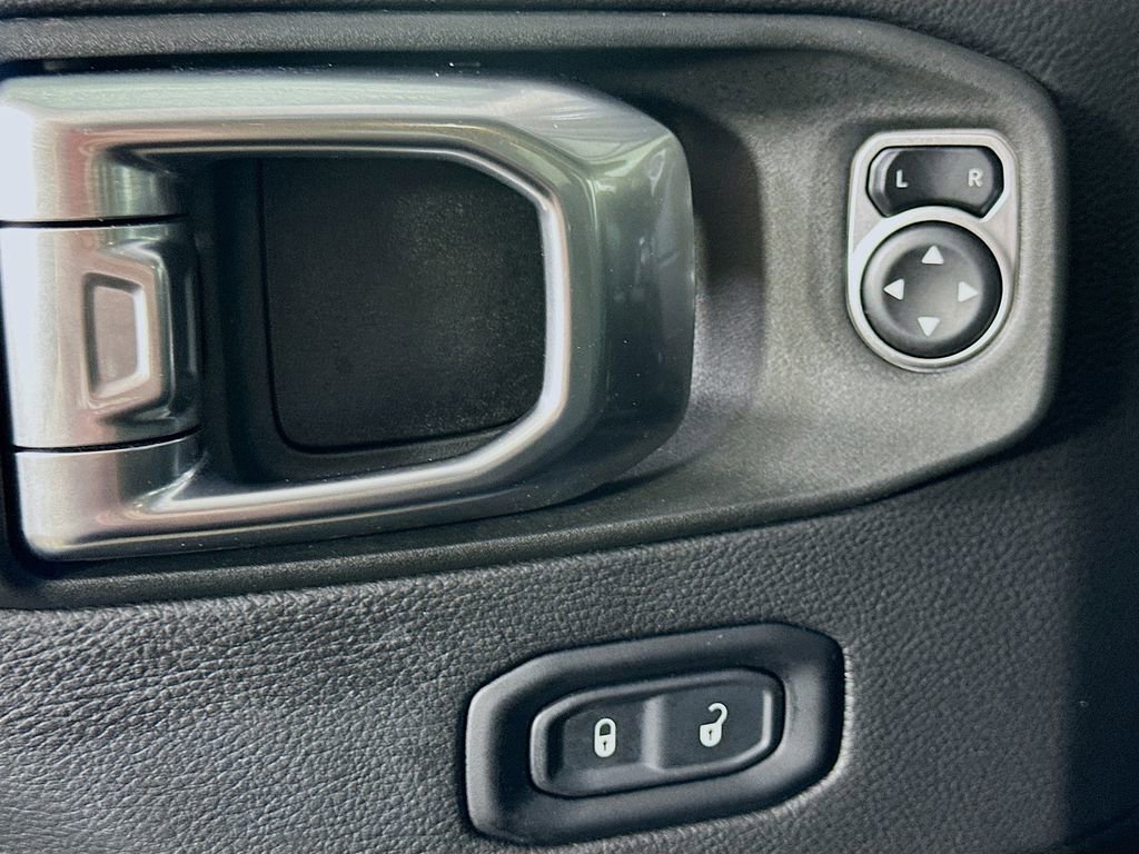 Used 2025 Jeep Wrangler Unlimited Sahara w/ Safety Group image 20