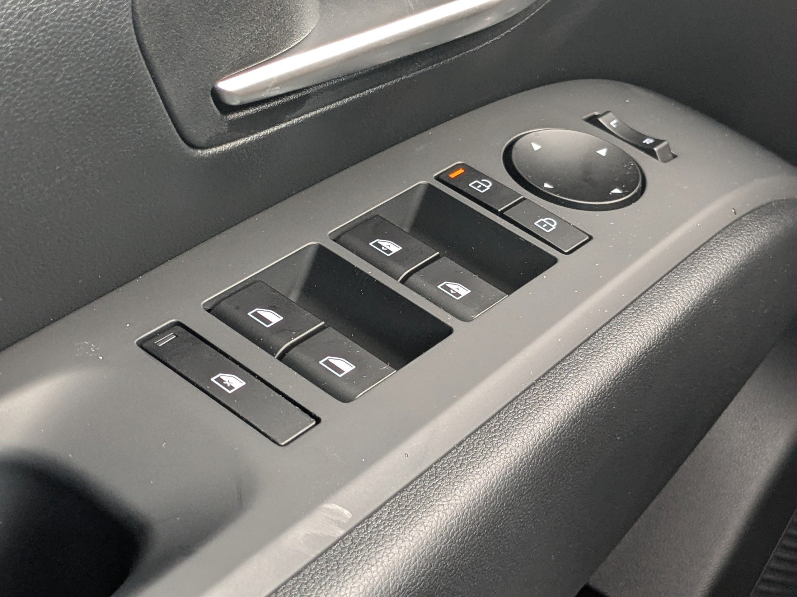New 2026 Hyundai Santa Cruz SEL FWD image 28