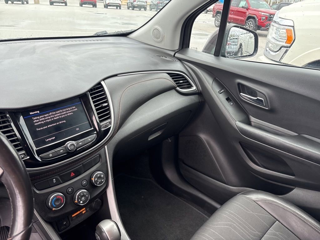 Used 2022 Chevrolet Trax LT w/ Driver Confidence Package AWD/4WD image 24