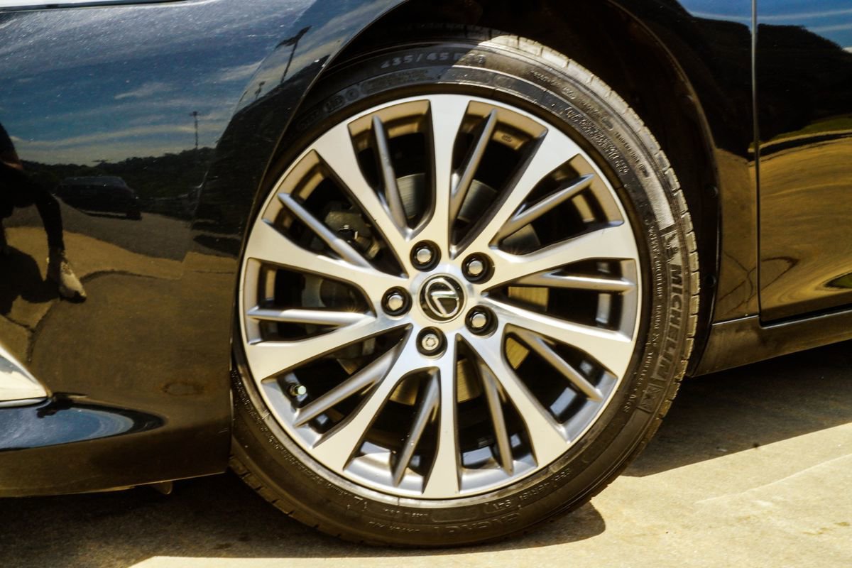 Used 2021 Lexus ES 350 w/ Premium Package FWD image 3