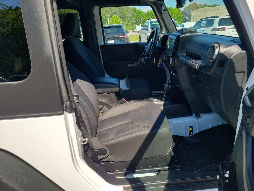 Used 2015 Jeep Wrangler Sport AWD/4WD image 34