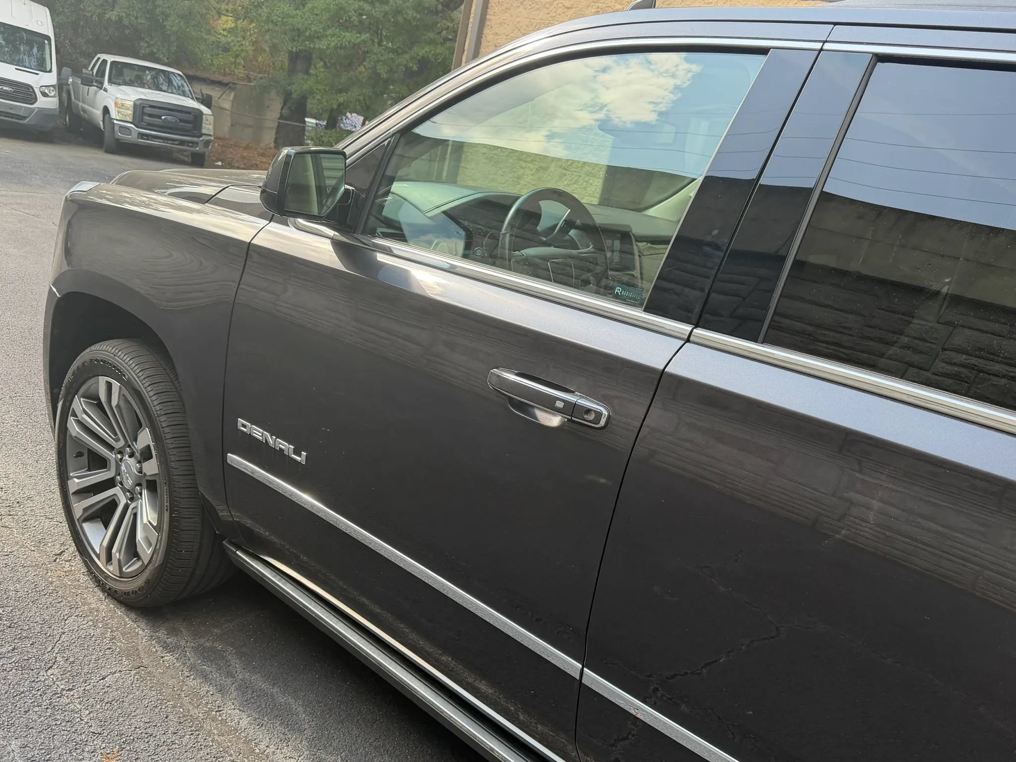 Used 2017 GMC Yukon Denali w/ Open Road Package RWD image 40