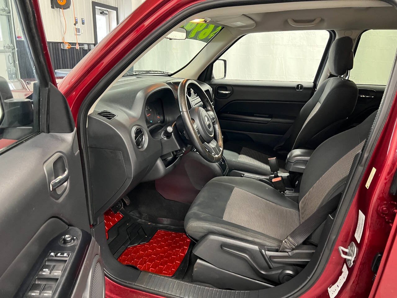 Used 2012 Jeep Patriot Latitude AWD/4WD image 7