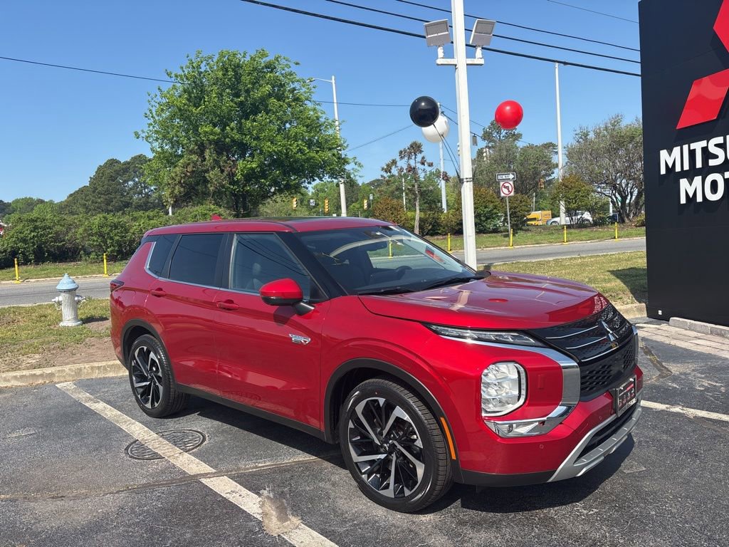 Used 2023 Mitsubishi Outlander 4WD Plug-In Hybrid image 1