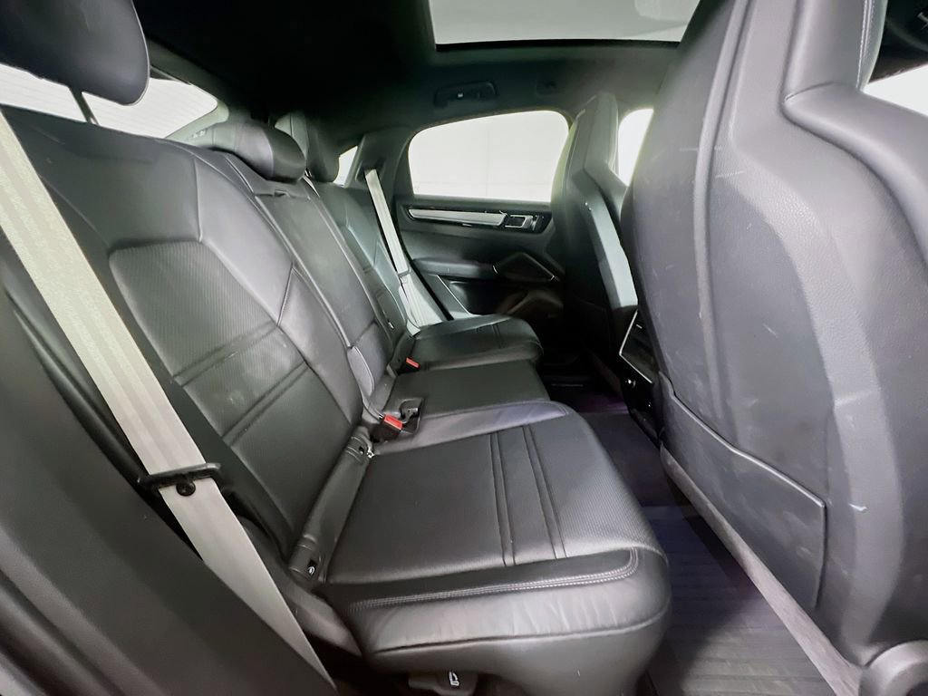 Certified 2023 Porsche Cayenne Coupe image 28
