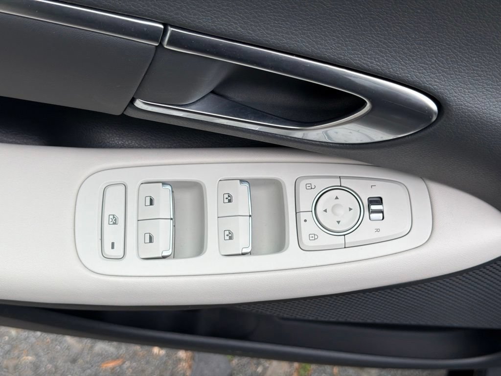 Certified 2023 Hyundai Sonata SEL FWD image 17