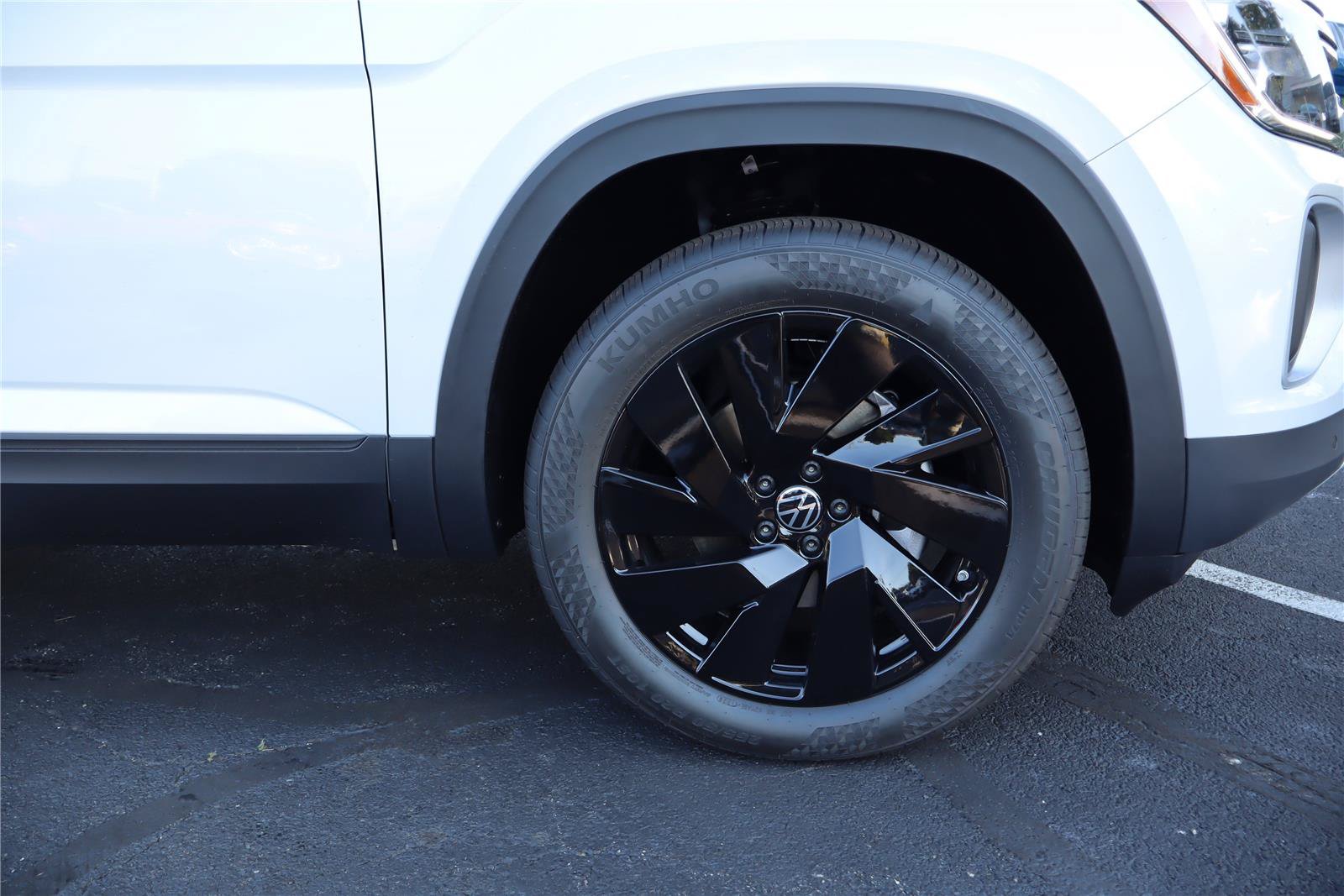 New 2026 Volkswagen Atlas SE FWD image 10