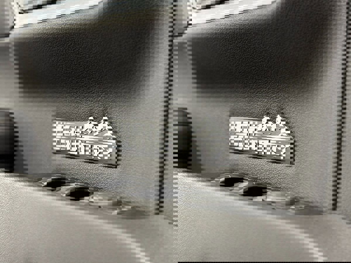 Used 2023 Chevrolet Silverado 1500 High Country image 13