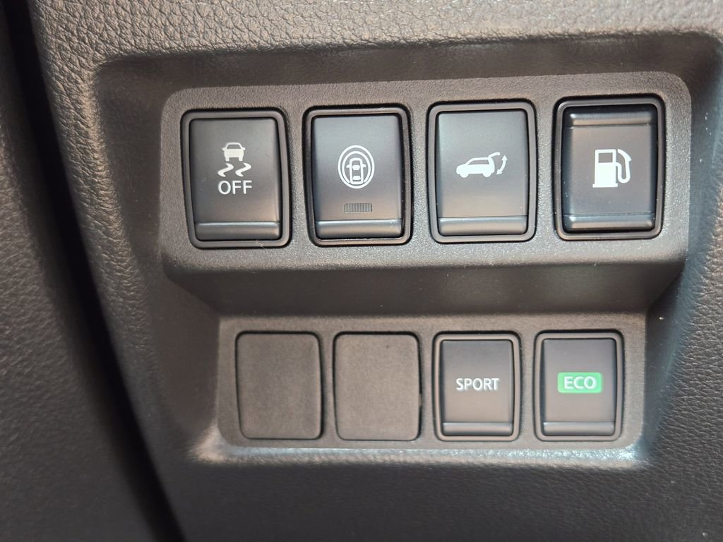 Used 2019 Nissan Rogue SV image 29