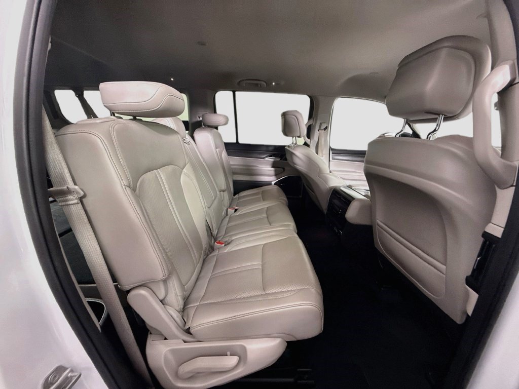Used 2024 Jeep Wagoneer L Series II w/ Flexible Seating Group RWD image 26