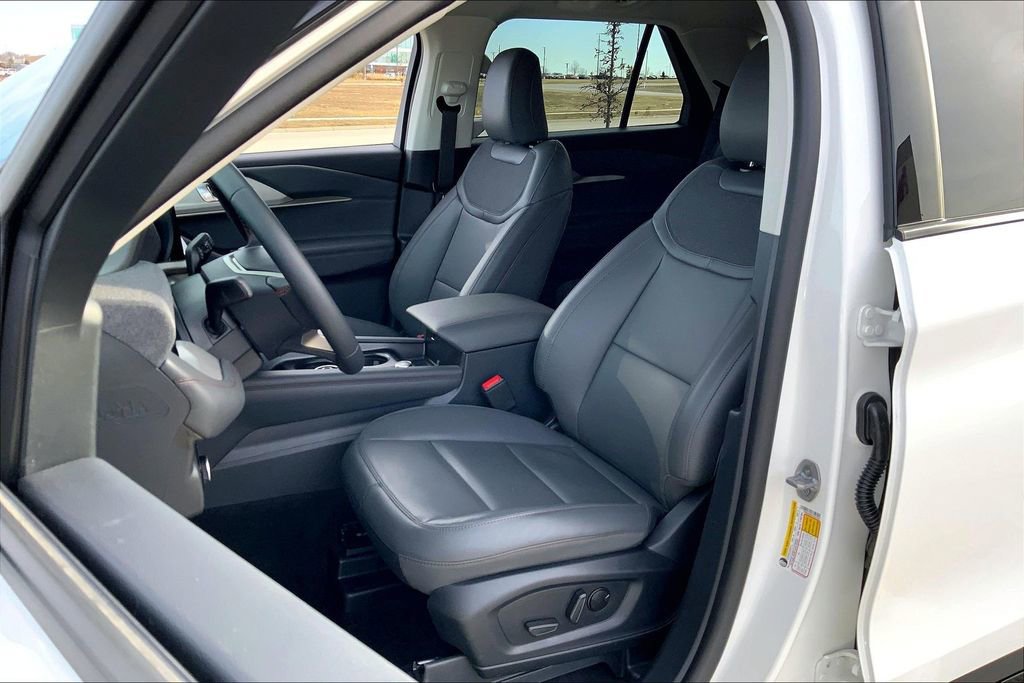 Used 2026 Ford Explorer Active w/ Active Comfort Package AWD/4WD image 20