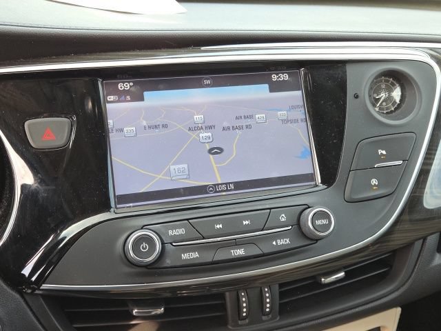 Used 2020 Buick Envision Essence w/ Experience Buick Package FWD image 17