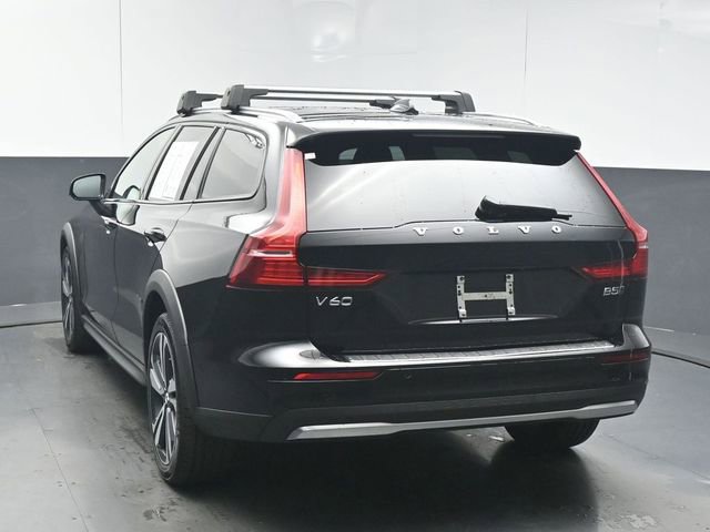 Used 2023 Volvo V60 B5 Cross Country Plus w/ Climate Package image 6