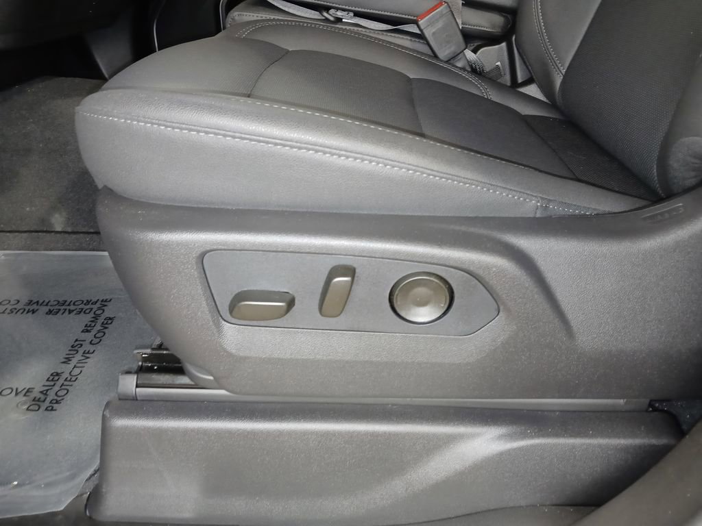 Used 2026 GMC Sierra 1500 SLT AWD/4WD image 16