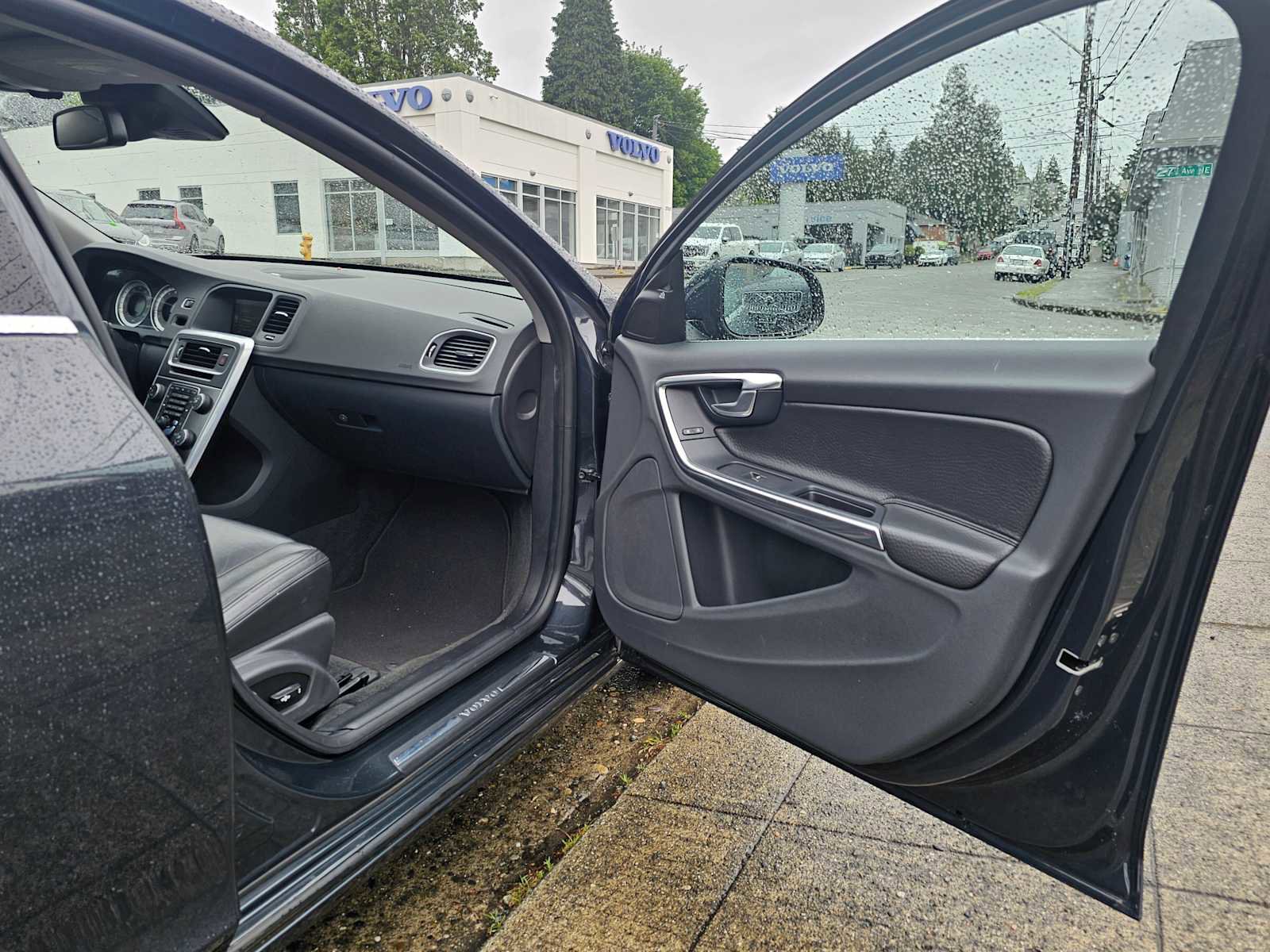 Used 2013 Volvo S60 T5 AWD/4WD image 10