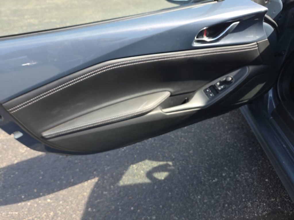 Used 2021 MAZDA MX-5 Miata Club image 13