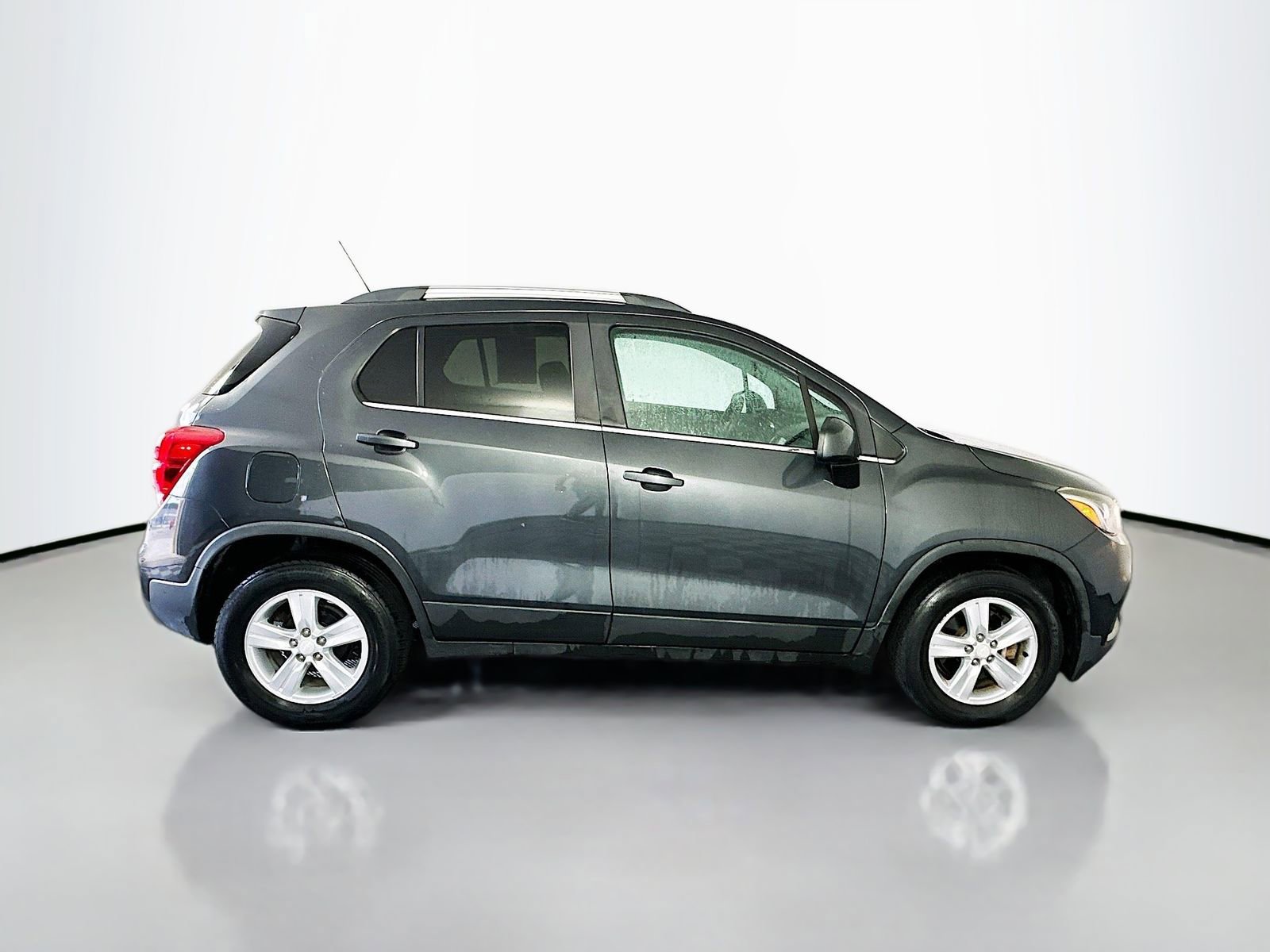 Used 2017 Chevrolet Trax LT FWD image 8