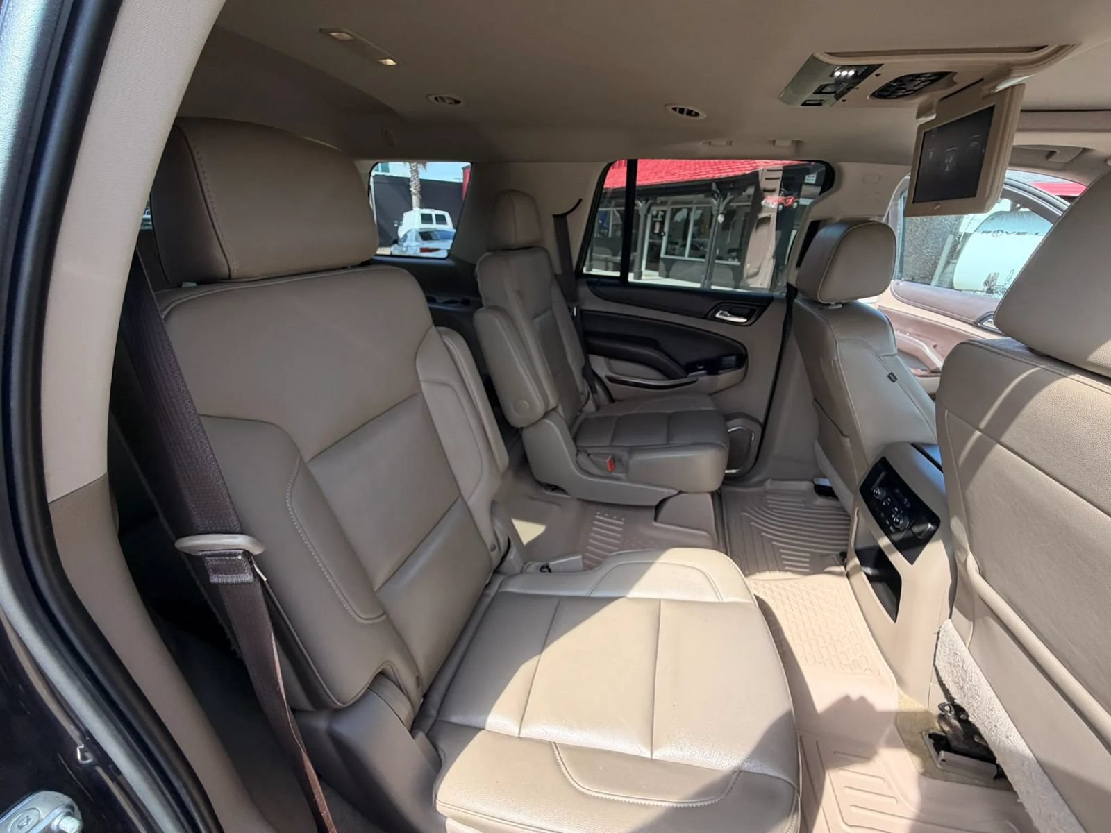 Used 2018 Chevrolet Tahoe LT AWD/4WD image 32