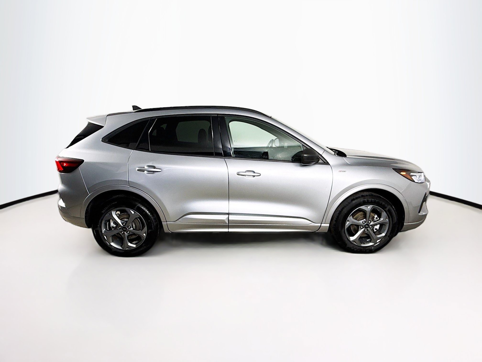 Used 2023 Ford Escape ST-Line AWD/4WD image 2